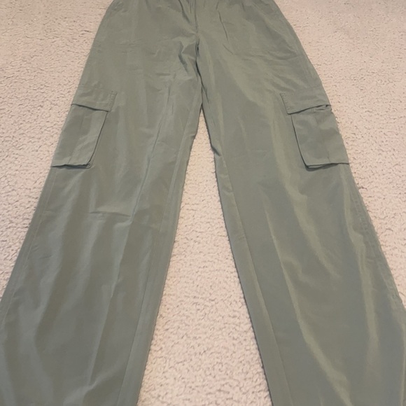 Aerie OFFLINE By Aerie Nylon Cargo Pant size XXS/TTP - Picture 5 of 12